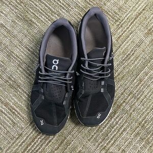 On Cloud tennis shoe